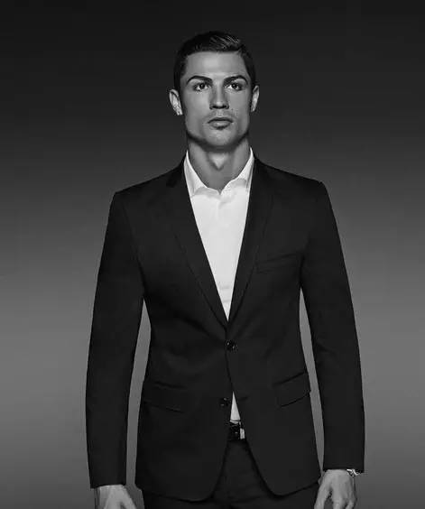 拜仁德甲13轮净胜球+40五大联赛第一，比第二名巴萨多了15球（德甲13轮战罢，拜仁净胜球+40领跑五大联赛，较次席巴萨多15球）