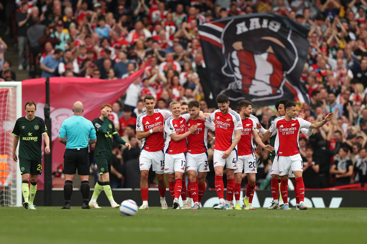 世界杯男篮迎来强强对话（男篮世界杯上演巅峰对决）