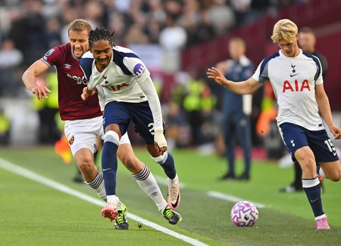 詹：现在的身体状态还不是很好；施洛特贝克整天说“废话”（詹：身体状态仍未达最佳，称施洛特贝克整天“说废话”）