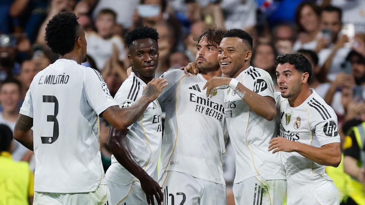 06年巅峰科比到底有多强？ 三节62分，单场81分！得分如庖丁解牛！（2006巅峰科比到底有多强？三节62分、单场81分，得分如砍瓜切菜）