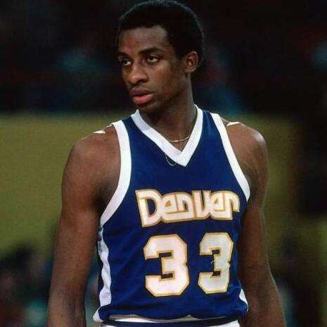 西蒙尼：瓦伦是一支风格多变的球队，球员信任教练更重要（西蒙尼：瓦伦战术多元，球员信任主帅更关键）