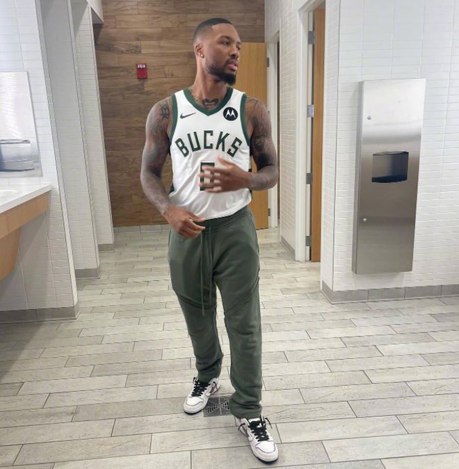 斯通斯：今天晚上作为一个整体，我们表现得不够好（斯通斯：今晚我们整体发挥不理想）