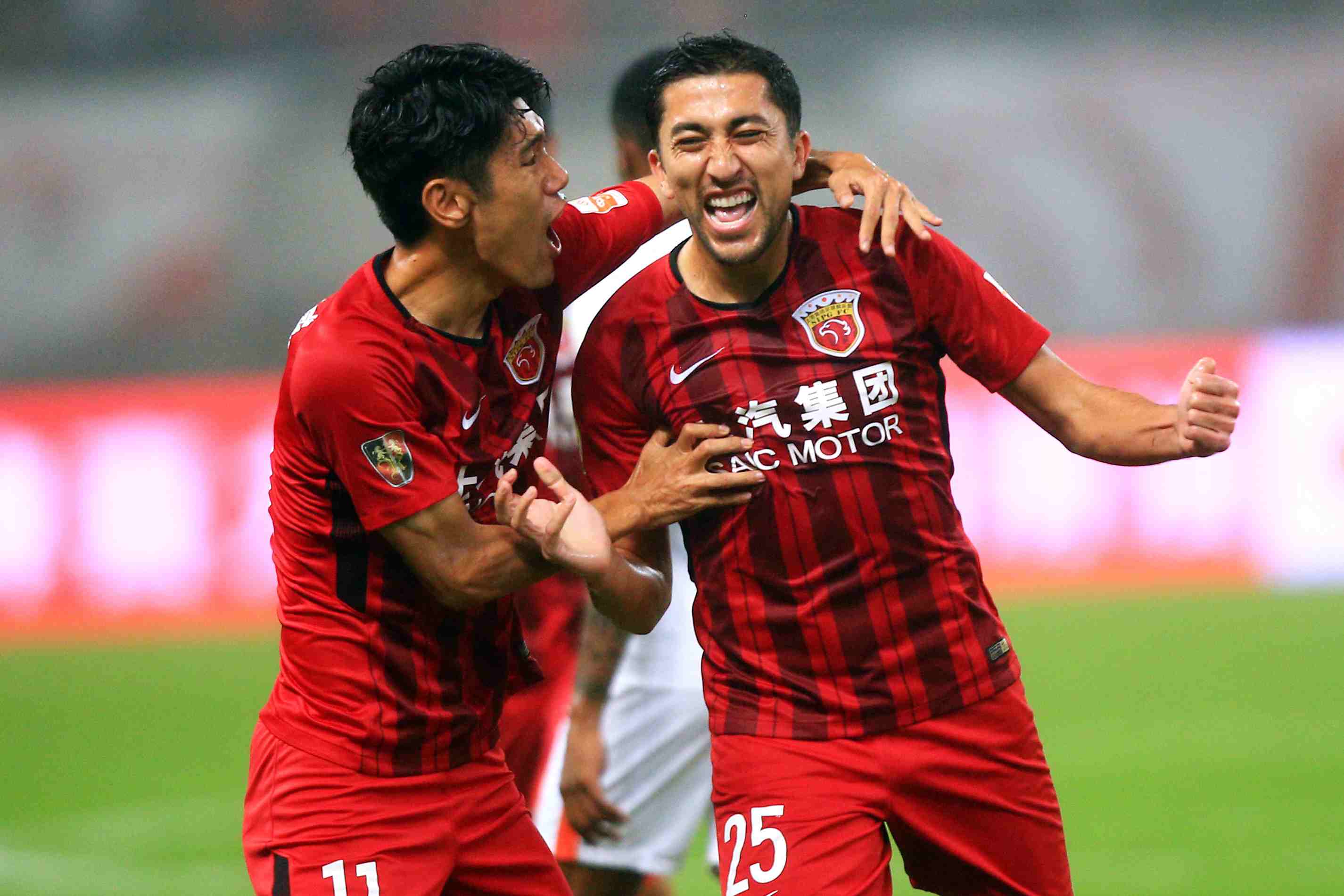 足球中超新援顺利完成注册，或将迎首秀（中超新援已完成注册，有望迎来首秀）