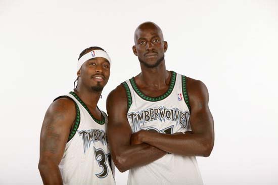 马赛利用定位球取得胜利（定位球成关键，马赛全取三分）