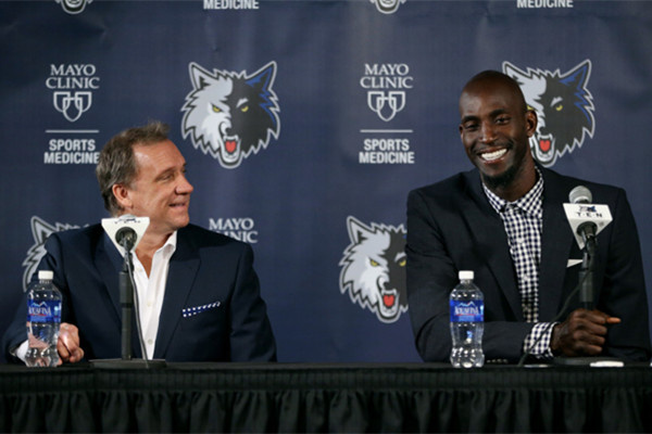 0-2不敌博洛尼亚，那不勒斯已经连续三场比赛被零封（0-2负于博洛尼亚，那不勒斯已连续三战零进球）