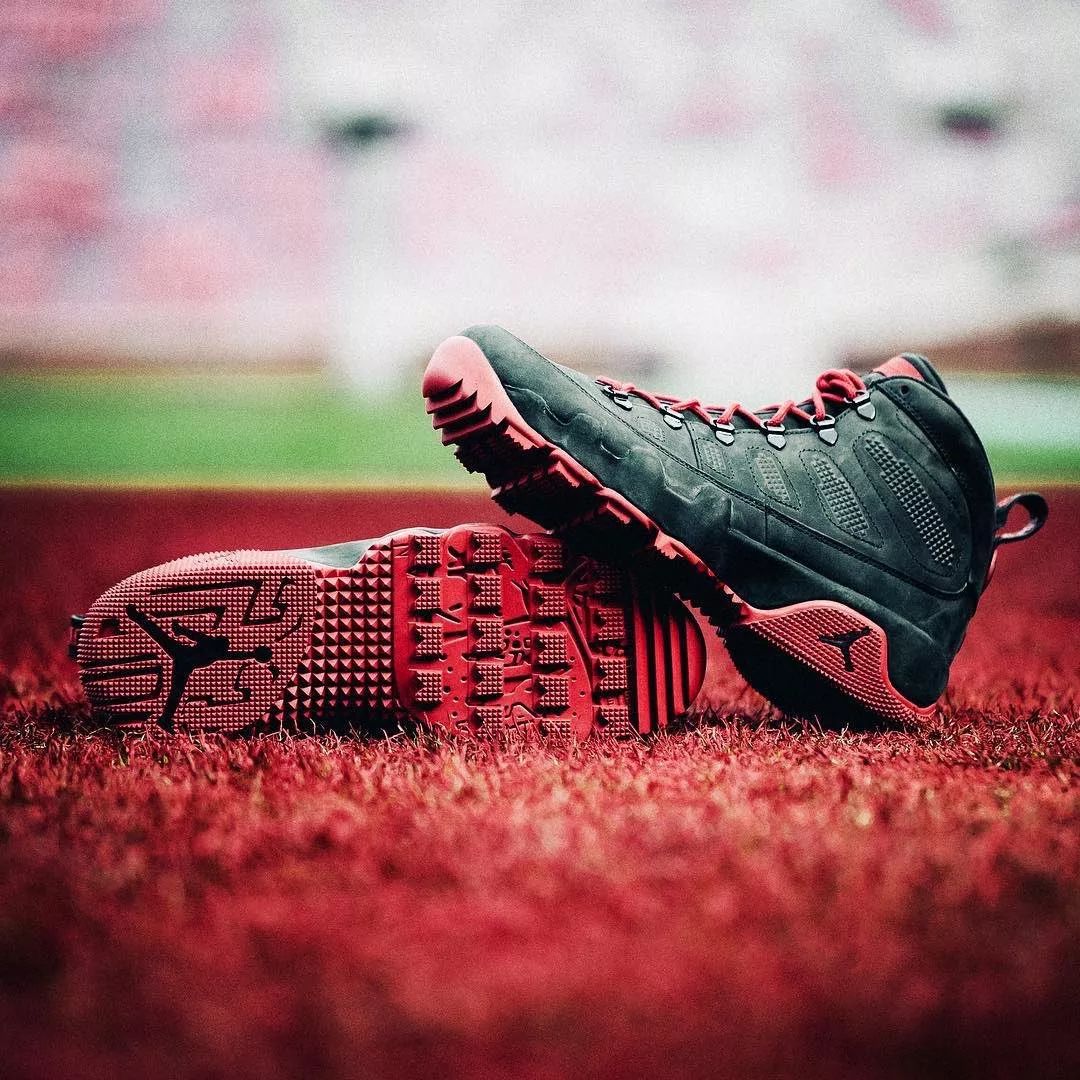 库尔图瓦战曼城全场数据：完成6次扑救，对首粒丢球有责任（库尔图瓦战曼城表现：完成6次扑救，首粒丢球负有一定责任）