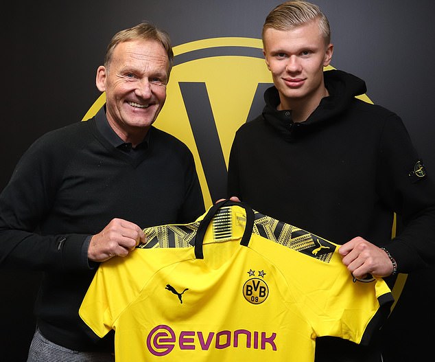 马德兴：汪士钦落选U22国足是因为此前熊猫杯染红引发舆情（马德兴称汪士钦无缘U22国足，因熊猫杯红牌引发舆论风波）