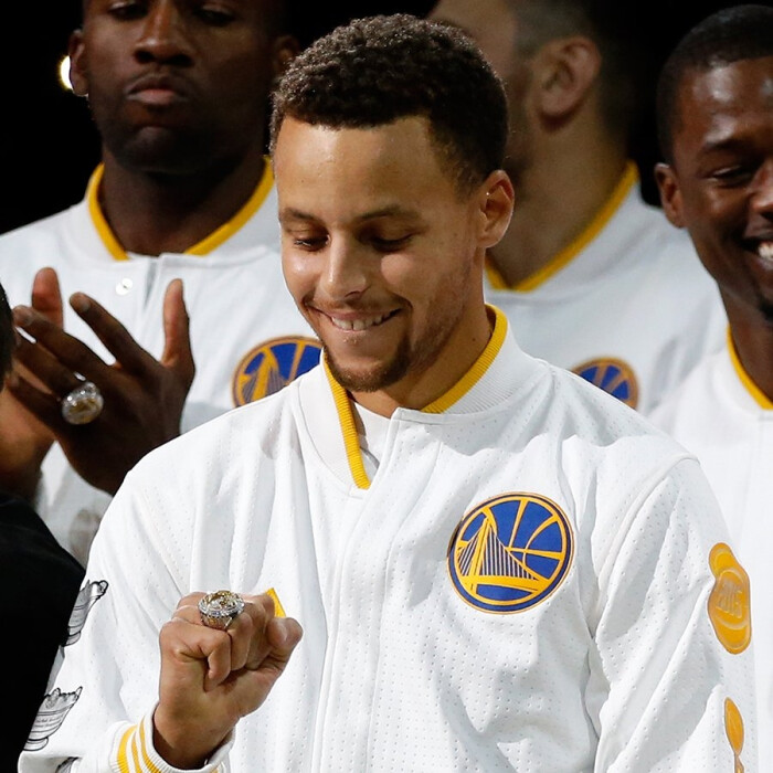 国脚单场进球助球队锁定胜利（国脚建功，球队锁定胜局）