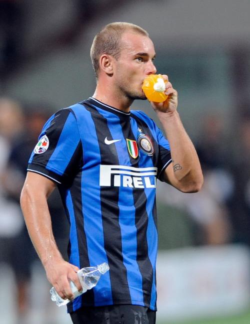 篮球湖人官宣老将复出，防守端迎来补强（湖人官宣老将回归，防守端再添助力）