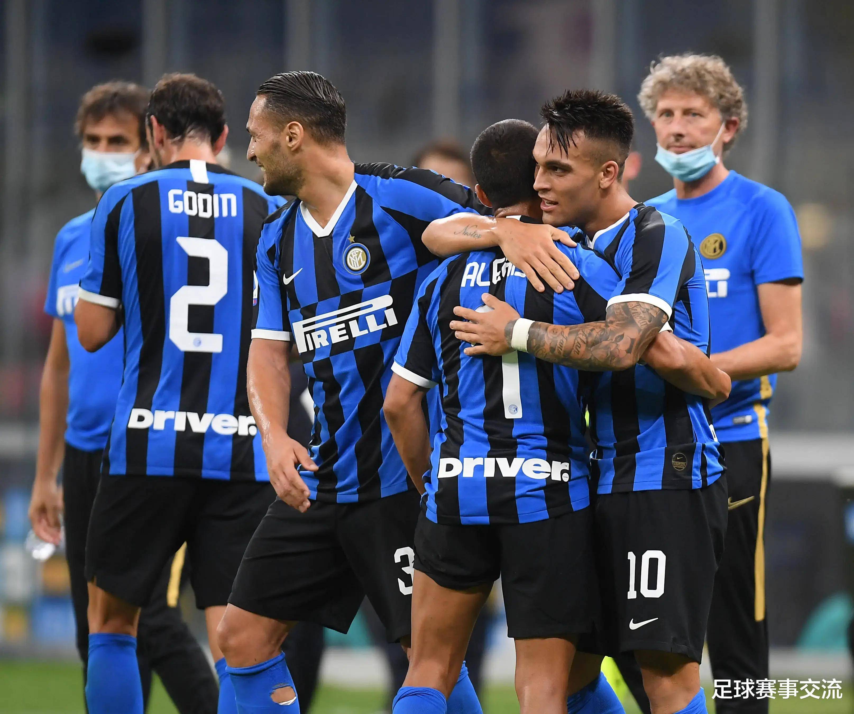 talkSPORT：多家沙特俱乐部有意萨拉赫，每赛季收入可达1.75亿镑（据talkSPORT报道，多家沙特豪门有意引进萨拉赫，其年收入或高达1.75亿英镑）