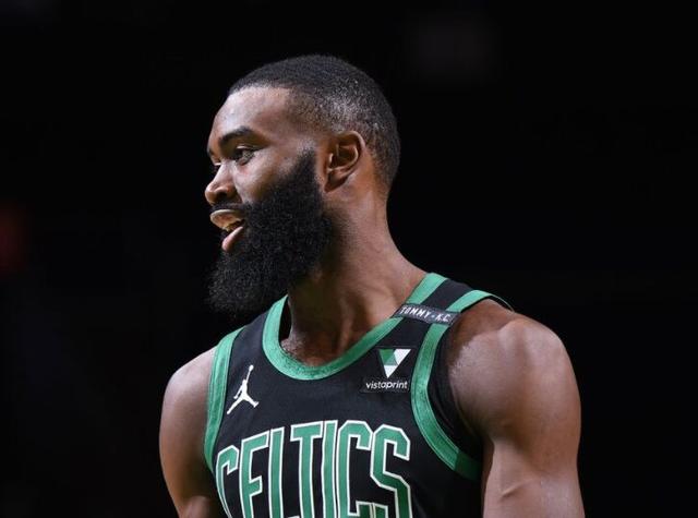 官方：帕尔马签下38岁西班牙门将瓜伊塔，顶替受伤的铃木彩艳（帕尔马官宣38岁西班牙门将瓜伊塔加盟，顶替伤缺的铃木彩艳）